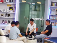 深圳客户来访启航电子热弯保护膜OEM厂家